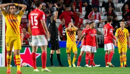 半岛体育-巴萨再遭惨剧，两场无射正，科曼下课已不可避免