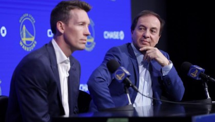 苏群：勇士没动作因要等待库明加的进展 后者处境尴尬&amp;amp;和球队不搭