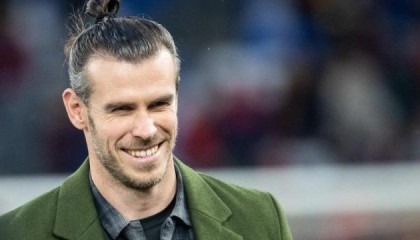 半岛体育官网-贝尔无意复出：我很快乐，在享受家庭生活和高尔夫