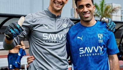 利雅得新月锋线告急！主力中锋因伤告别世俱杯，34岁中超旧将驰援