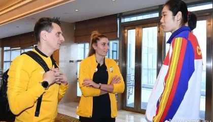 半岛体育注册网址-突发，紧急送医，女排名帅手术原因曝光，53岁，曾执教朱婷袁心玥