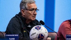 媒体人：国足征召的后腰经验不如李源一 国足目标1分&amp;很难踢得过