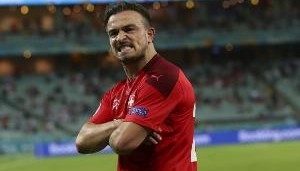 半岛体育注册网址-沙奇里：拜仁仍有一线生机，此前四次欧战客场对阵拜仁国米全胜