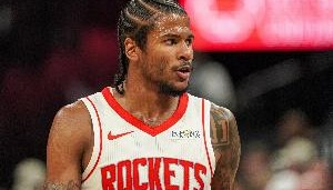 半岛体育-杰伦-格林：乌度卡提醒我们 季后赛可不能像本场末节那样丢分