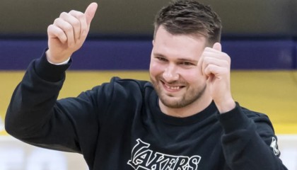 东契奇两眼一黑！又换老板了，一朝天子一朝臣！