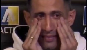 泪流满面❗37岁迪马利亚回归儿时母队罗萨里奥，发布会上泪流满面