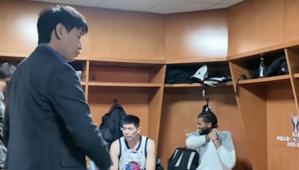 半岛体育-淘汰浙江更衣室！邱彪体恤外援，总结变认哥现场，与全队打成一片