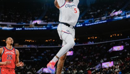 半岛体育娱乐-一战狂刷3新高！快船20分大胜重回第九，伦纳德复出轰23分5助