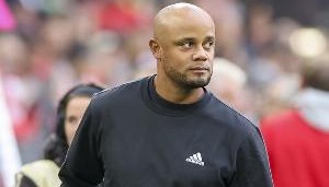 半岛体育-法尔克：孔帕尼拜访赫内斯讨论阵容单薄问题，希望签哈维-西蒙斯