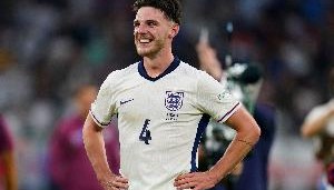 半岛体育注册网址-状态火热！赖斯本月为阿森纳&amp;英格兰出战6场，贡献2球3助攻