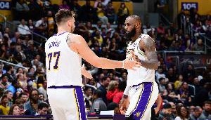 半岛体育注册网址-湖人连续两场比赛分别压哨绝杀和被压哨绝杀 NBA历史第五队