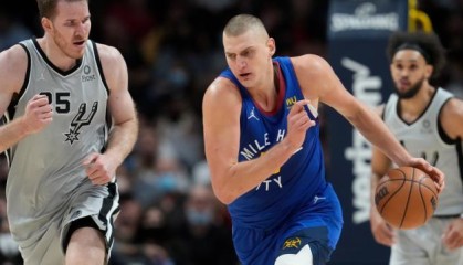 半岛体育下载-新赛季开局状态火热 约基奇朝着卫冕MVP狂奔而去