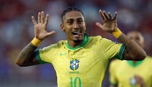 前巴甲球员拉菲尼亚因同名躺枪，被阿根廷球迷种族歧视&amp;骂猴子